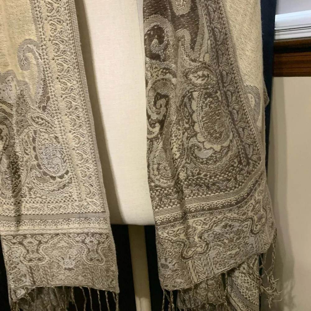 Women’s light weight shawl , scarf_4